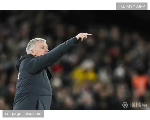 西汉姆联近6场失7球防守有所改善，莫耶斯调整见效